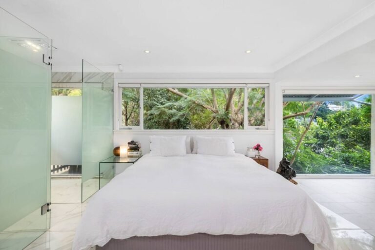 aae8c1d6-673b-456d-afeb-70958d5be3cc